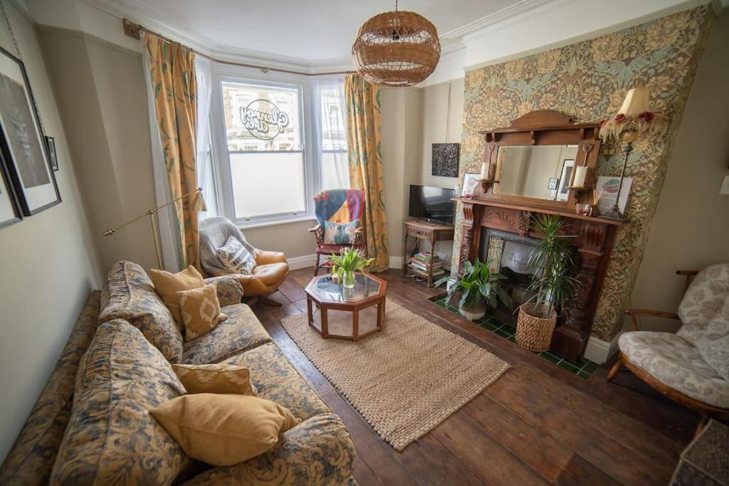 Glenroy Arts Gallery Meets Living Space Cardiff Extérieur photo